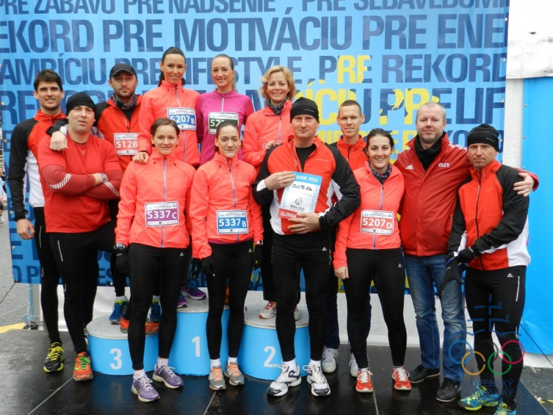 FOTOGALÉRIA: Bratislavský maratón aj za účasti 3 olympijských tímových štafiet