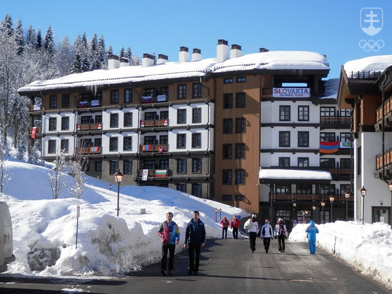 Budova, v ktorej vo vytrvalostnej dedine bývajú slovenskí olympionici. FOTO: SOV