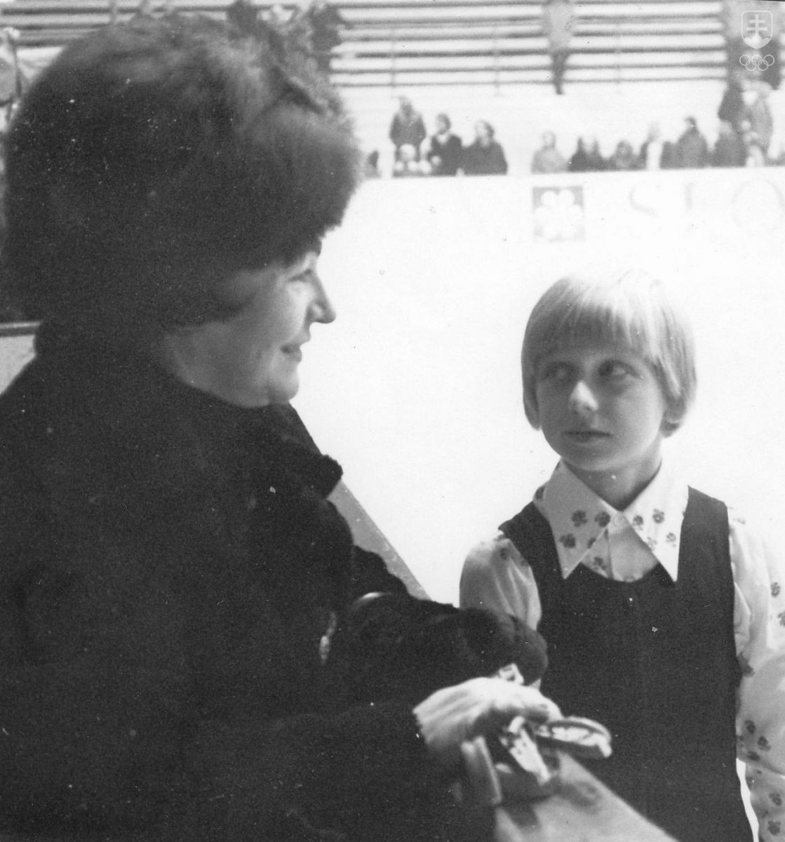 Trénerka Ľudmila Lojkovičová s malým Jozefom Sabovčíkom. FOTO: ARCHÍV MTK V SR