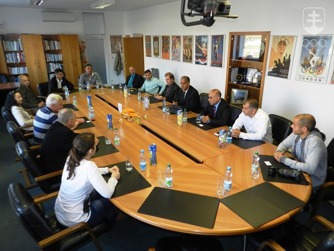 Momentka z návštevy izraelskej delegácie na Slovenskom olympijskom výbore. FOTO: SOV