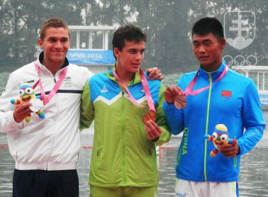 Medailisti - strieborný Grigar, zlatý Urankar a bronzový Huang. FOTO: ĽUBOMÍR SOUČEK