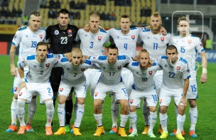 Družstvo futbalistov Slovenska pred kvalifikačným zápasom s Macedónskom. FOTO: TASR/Pavel Neubauer