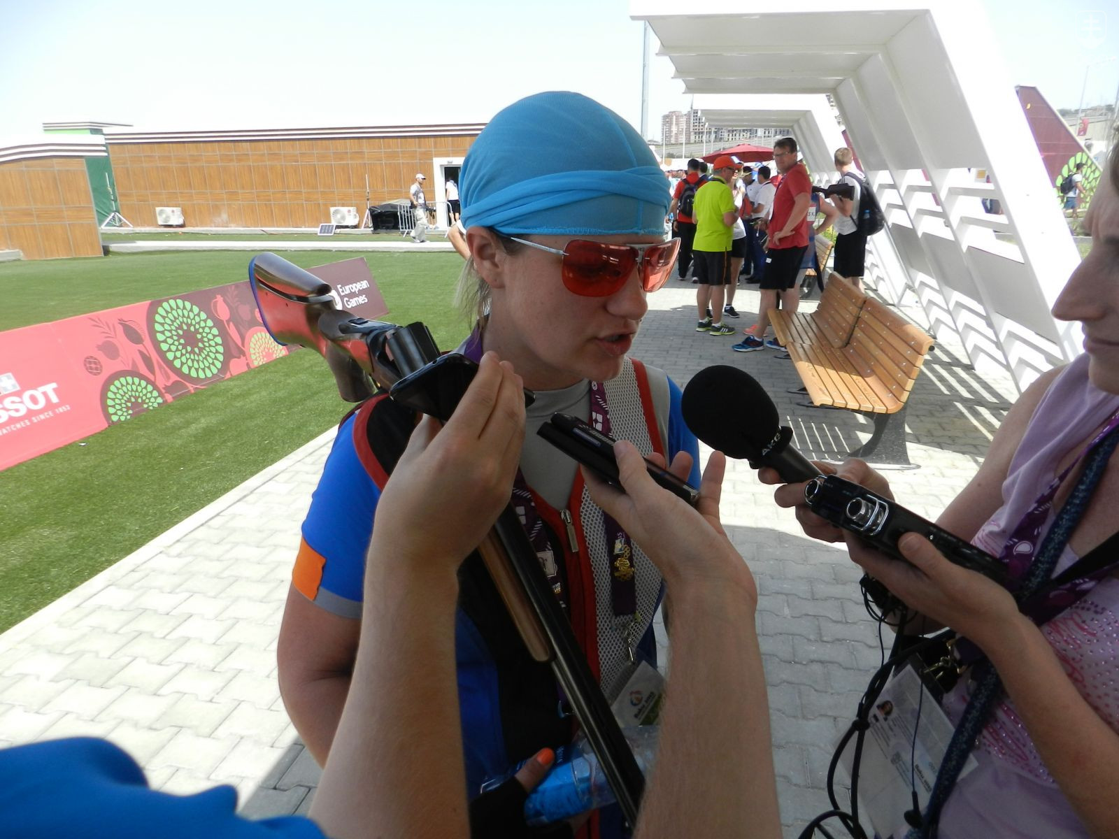 Krátko po súťaži odpovedala Zuzana Rehák Štefečeková na niekoľko otázok slovenských novinárov. FOTO: MOJMÍR GAŠKO