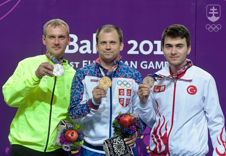 Medailisti - zľava strieborný Slovák Pavol Kopp, zlatý Srb Mikec a bronzový Turek Alimoglu. FOTO: ŠTART