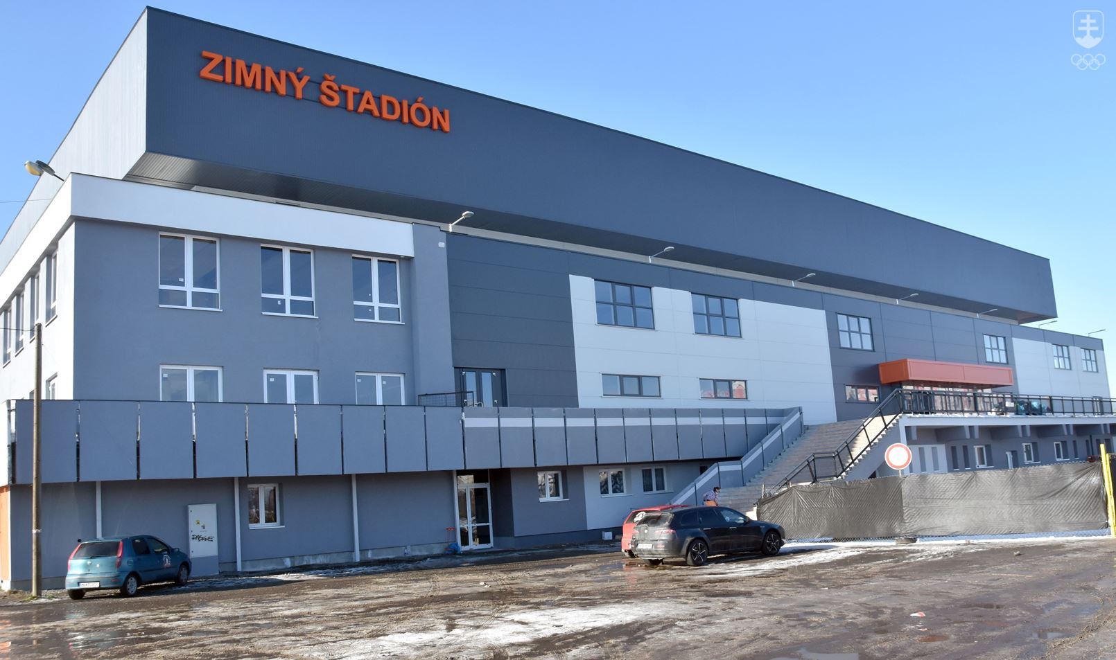 Zimný štadión v Michalovciach patrí medzi športoviská, ktoré sa nedávno podarilo rekonštruovať. V súčasnej podobe je od januára 2018. Teraz sa by sa mali vynoviť viaceré ďalšie športoviská, aj postaviť nové.
