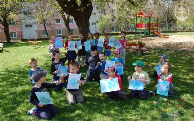 Žiaci a učitelia v materskej škole Prachatická vo Zvolene si pripomenuli Deň Zeme
