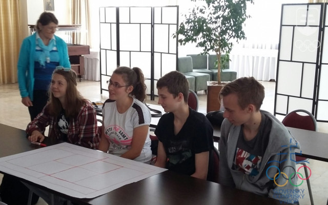 V Piešťanoch sa uskutočnil medzinárodný seminár SOA pre študentov stredných škôl, účastníkov medzinárodnej online vedomostnej súťaže o olympizme + FOTOGALÉRIA