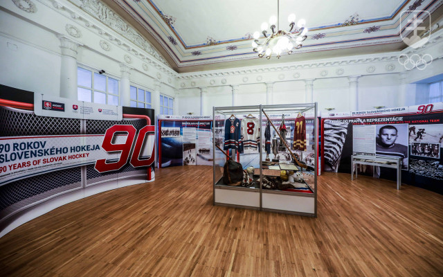 Výstava "90 rokov slovenského hokeja" je prístupná návštevníkom Slovenského technického múzea v Košiciach 