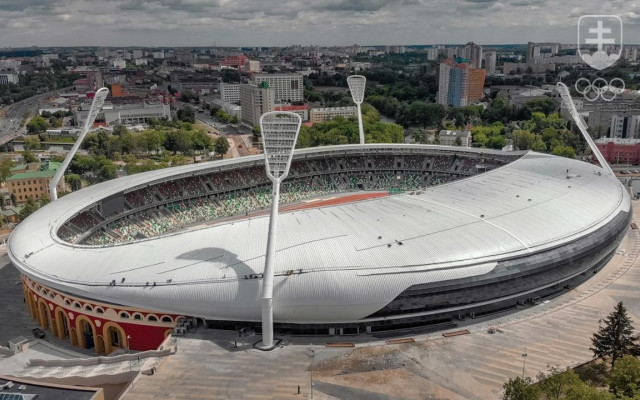 Atletika a otvárací aj záverečný ceremoniál: Štadión Dinama Minsk
Športovisko je 9 km od AVL. Pôvodný štadión bol na tomto mieste postavený už v roku 1934. Neskôr bol viackrát prestavaný, naposledy prešiel totálnou rekonštrukciou v roku 2018. Okrem atletických súťaží bude aj dejiskom otváracieho a záverečného ceremoniálu a bude v ňom aj hlavné tlačové stredisko (a neďaleko odtiaľ aj aj hlavné vysielacie centrum). Hľadisko má kapacitu pre 22 000 divákov.
