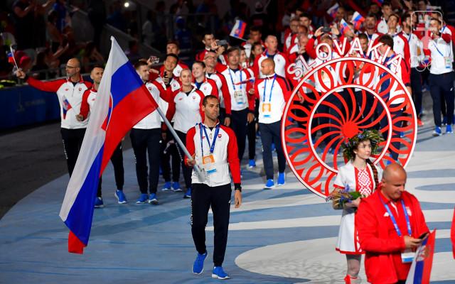 Momentka z nástupu slovenskej výpravy na otváracom ceremoniáli II. európskych hier v Minsku.