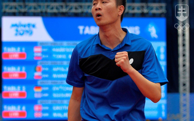 Wang Jang postúpil do osemfinále dvojhry.