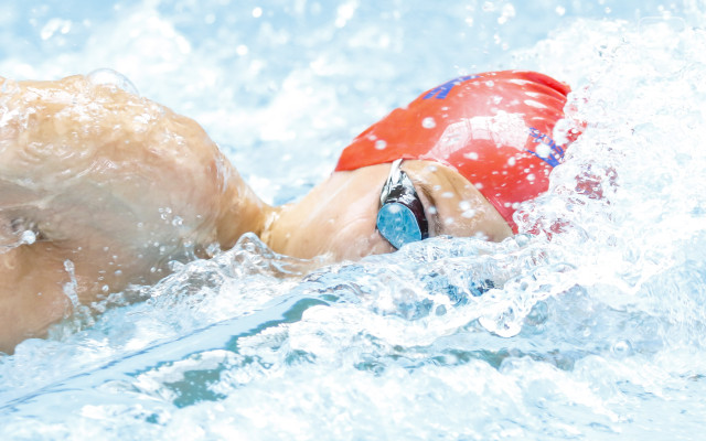 O nový juniorský rekord v disciplíne 400 m pol. preteky sa postaral plavec 16-ročný František Jablčník,