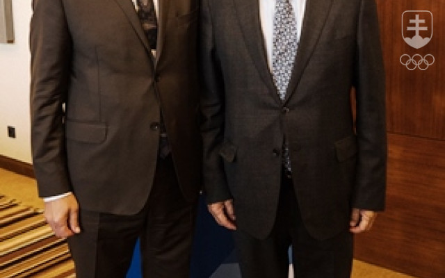 Primátor Banskej Bystrice Ján Nosko s prezidentom Európskych olympijských výborov Janezom Kocijančičom. 