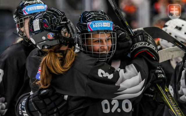Nikola Janeková postúpila do finále hokejového turnaja 3x3 na mládežníckej olympiáde v Lausanne. 