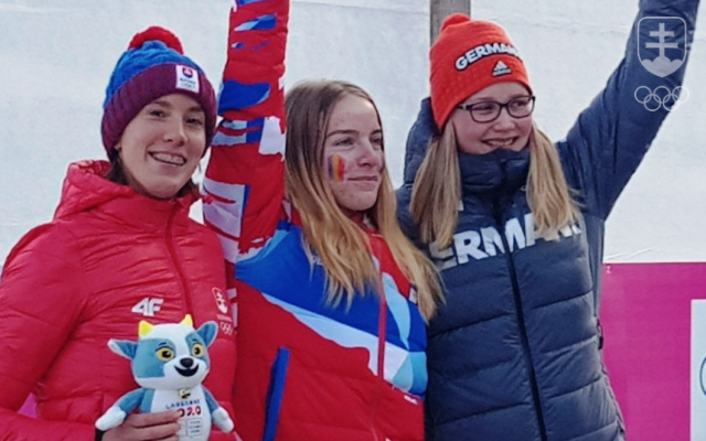 Na Olympijskej bobovej dráhe v St. Moritzi sa dnes konala naša najočakávanejšia disciplína – súťaž monobobistiek. Naším želiezkom v ohni v nej bola talentovaná Viktória Čerňanská, ktorá naplnila naše očakávania a vybojovala si striebornú medailu! 