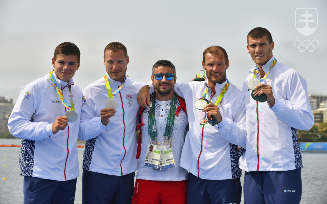 Peter Likér so svojimi zverencami po zisku striebra na olympiáde v Riu de Janeiro 2016