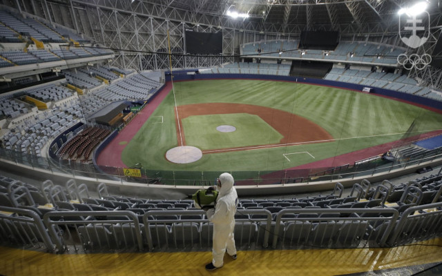 Takto dnes vyzerajú športoviská prakticky na celom svete. Táto fotografia je z bejzbalového štadióna v Soule.