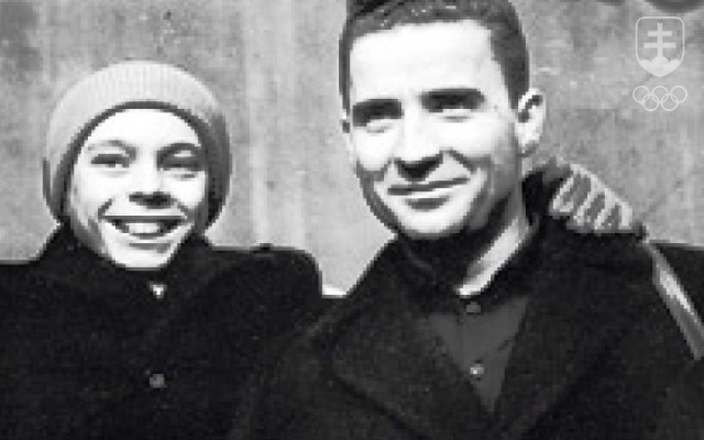 Na fotografii z roku 1964 Karol Divín so svojím nástupcom, vtedy len 13-ročný Ondrejom Nepelom. Ten jeho úspechy neskôr ešte prevýšil.