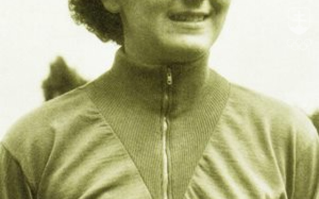 Manželka Ladislava Harvana Emília Harvanová-Butzová reprezentovala ČSR v stolnom tenise a na ME 1958 získala bronzovú medailu.
