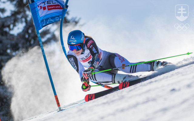 Petra Vlhová na trati obrovského slalomu SP v Jasnej. 