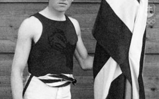 Američan James Brendan Connolly, historicky prvý víťaz novovekých olympijských hier.