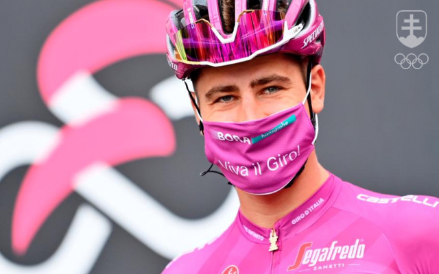 Po siedmich zelených dresoch na Tour de France za víťazstvo v bodovacej súťaži získal Peter Sagan aj cyklámenový dres na Giro d´Italia.