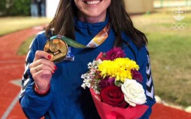 Danka Barteková so zlatou medailou z februárových pretekov Svetového pohára v Káhire.