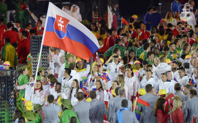 Momentka zo slávnostného otvorenia predchádzajúcich olympijských hier v Riu de Janeiro v roku 2016. Slovenskú zástavu vtedy niesla strelkyňa Danka Barteková. 