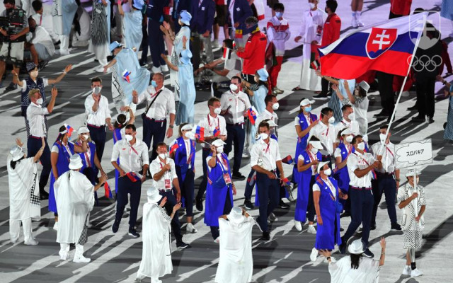Momentka z nástupu slovenskej výpravy na otváracom ceremoniáli olympijských hier v Tokiu.