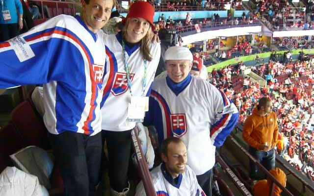 Na ZOH 2010 vo Vancouvri v hľadisku na hokeji spoločne s Veronikou Zuzulovou a s biatlonistami Pavlom Hurajtom a Miroslavom Matiaškom.