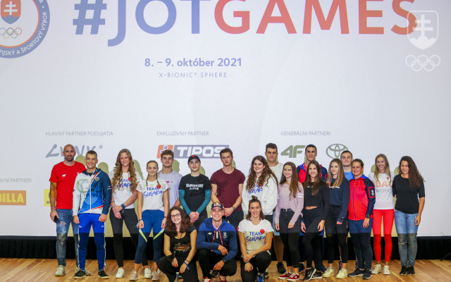 Účastníci #JOTGAMES spoločne s olympionikmi po diskusii Splnený sen.