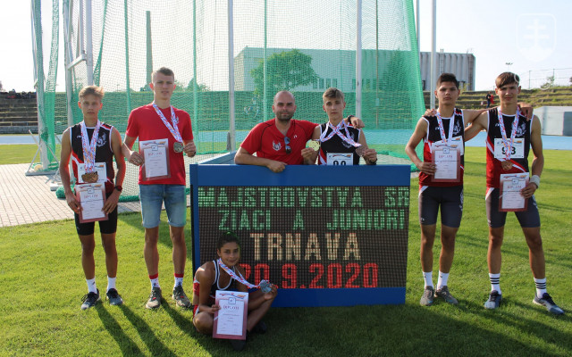 Norbert Pecze a jeho zverenci z Athletic Legion Club - Moldava Nad Bodvou na majstrovstvách Slovenska 2020.
