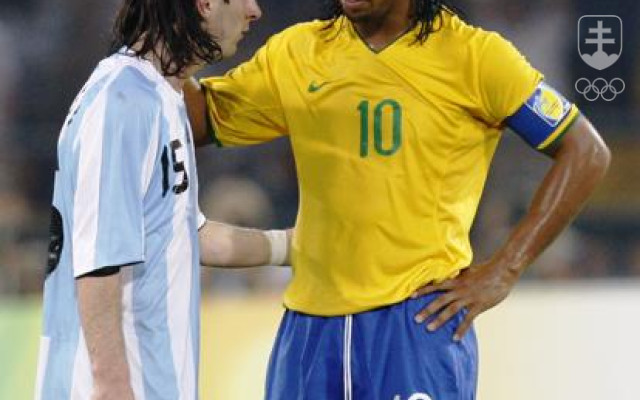 Lionel Messi aj Ronaldinho si vymohli štart v Pekingu napriek nevôli ich klubov. Argentínčan sa tešil zo zlata, Brazílčan z bronzu.