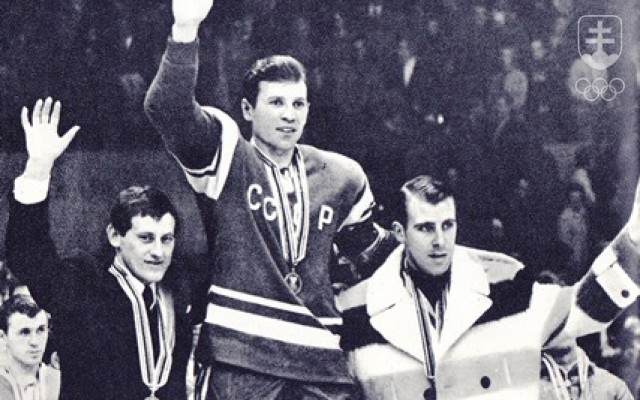 Jozef Golonka ako kapitán strieborného tímu hokejistov ČSSR na ZOH 1968 v Grenobli v spoločnosti kapitánov tímov ZSSR a Kanady.