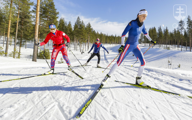 Tréning bežcov na lyžiach vo Vuokatti 
