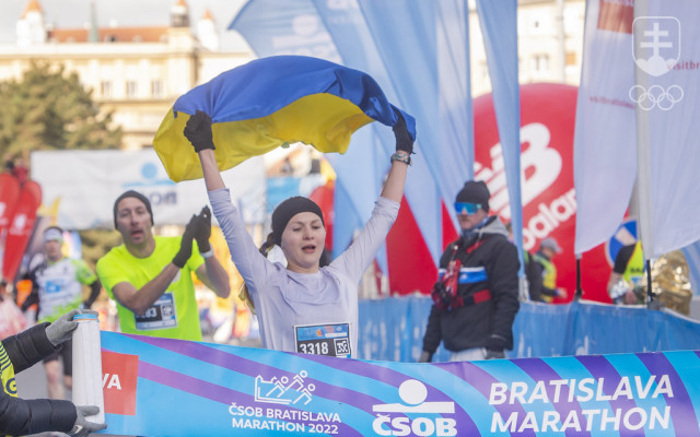 Víťazka bratislavského polmaratónu v kategórii žien Ukrajinka Marija Radková prichádza do cieľa 17. ročníka.
