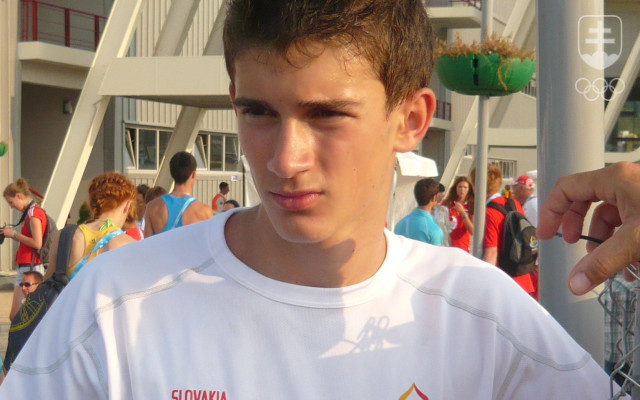 Tomáš Veszelka na letnom EYOF 2011 v Trabzone skončil šiesty v skoku do diaľky aj v trojskoku.