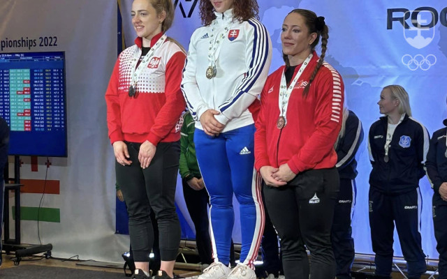 Ivana Horná na najvyššou stupni ako nová majsterka Európy v silovom trojboji do 69 kg
