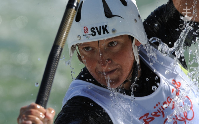 Kajakárka na divokej vode Elena Kaliská sa v Aténach 2004 stala vôbec prvou ženou zo Slovenska s olympijským zlatom, v Pekingu 2008 ho titul obhájila.
