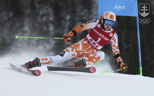 Petra Vlhová na trati obrovského slalomu v Aare.