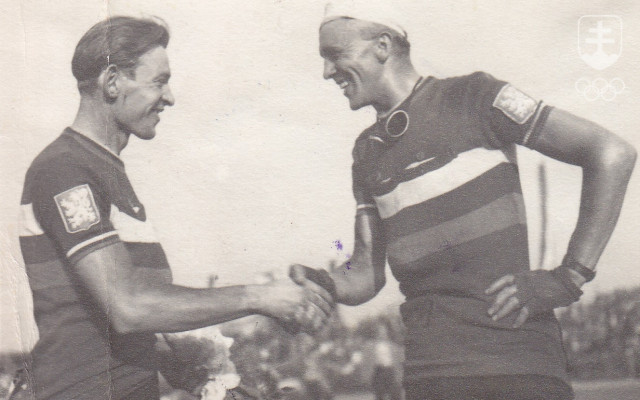 Dvaja velikáni československej cyklistiky v 40. a 50. rokoch minulého storočia - Vlastimil Ružička vyhral 12 etáp Pretekov mieru a celkove skončil druhý aj tretí, Jan Veselý vyhral dokonca 16 etáp a v roku 1949 dosiahol aj celkový triumf.