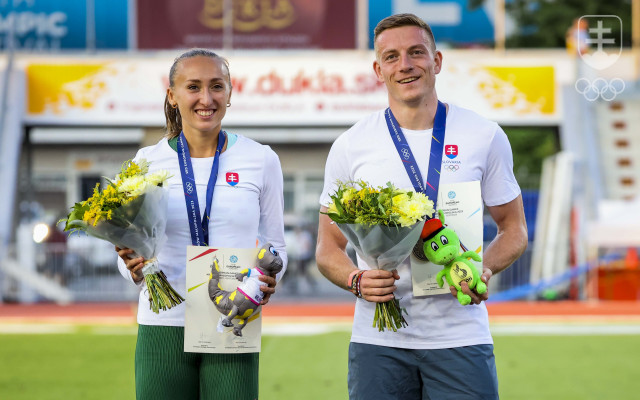 Gabriela Gajanová a Ján Volko s medailami z EH 2023. 
