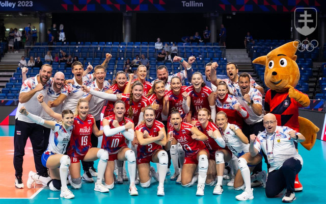Radosť slovenských volejbalistiek po víťaznom zápase na ME v Tallinne.