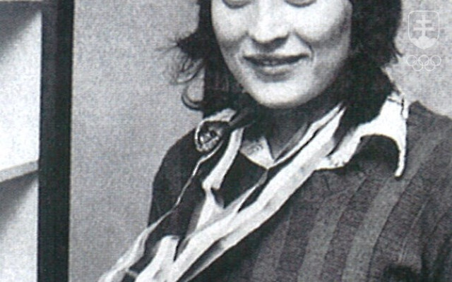 Alica Grofová s dvoma medailami z MS 1973 v Sarajeve, ktoré boli jej životným úspechom.