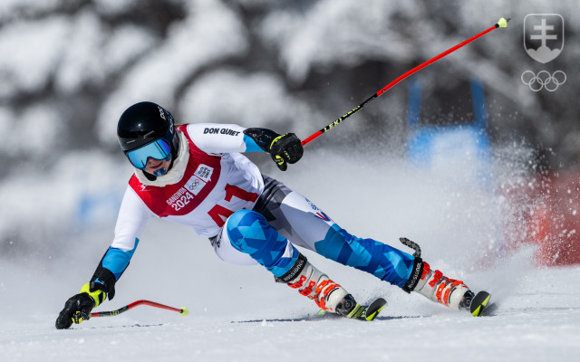 Mia Chorogowická na trati obrovského slalomu na ZOH mládeže 2024.