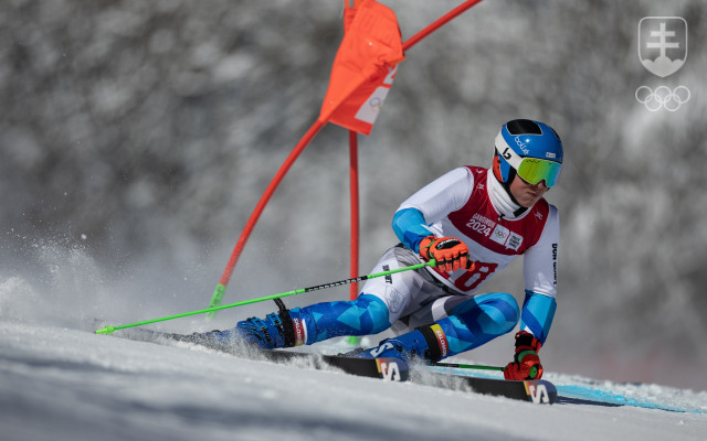 Andrej Barnáš na trati obrovského slalomu na ZOH mládeže 2024.