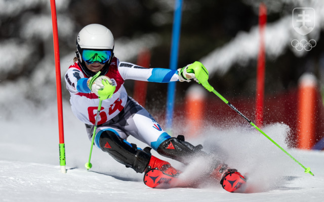Vanesa Vulganová na trati prvého kola slalomu na ZOH mládeže 2024. 