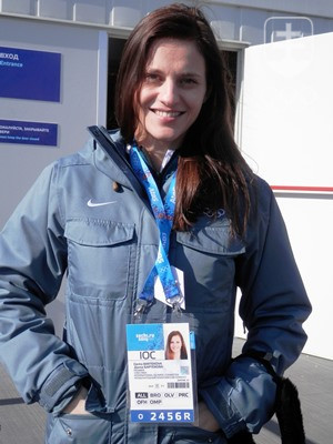 Danka Barteková s akreditáciou členky MOV a v oficiálnom oblečení MOV. FOTO: SOV