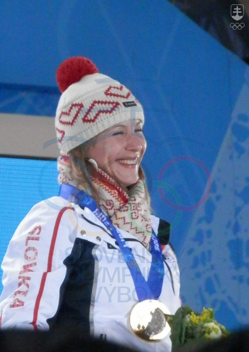 Anastasia Kuzminová počas medailového ceremoniálu. FOTO: SOV