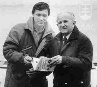 František Kunzo pred bezmála štvrťstoročím na stretnutí našich olympijských medailistov spoločne s olympijským víťazom 1952 v boxe Jánom Zacharom. FOTO: PETER POSPÍŠIL
